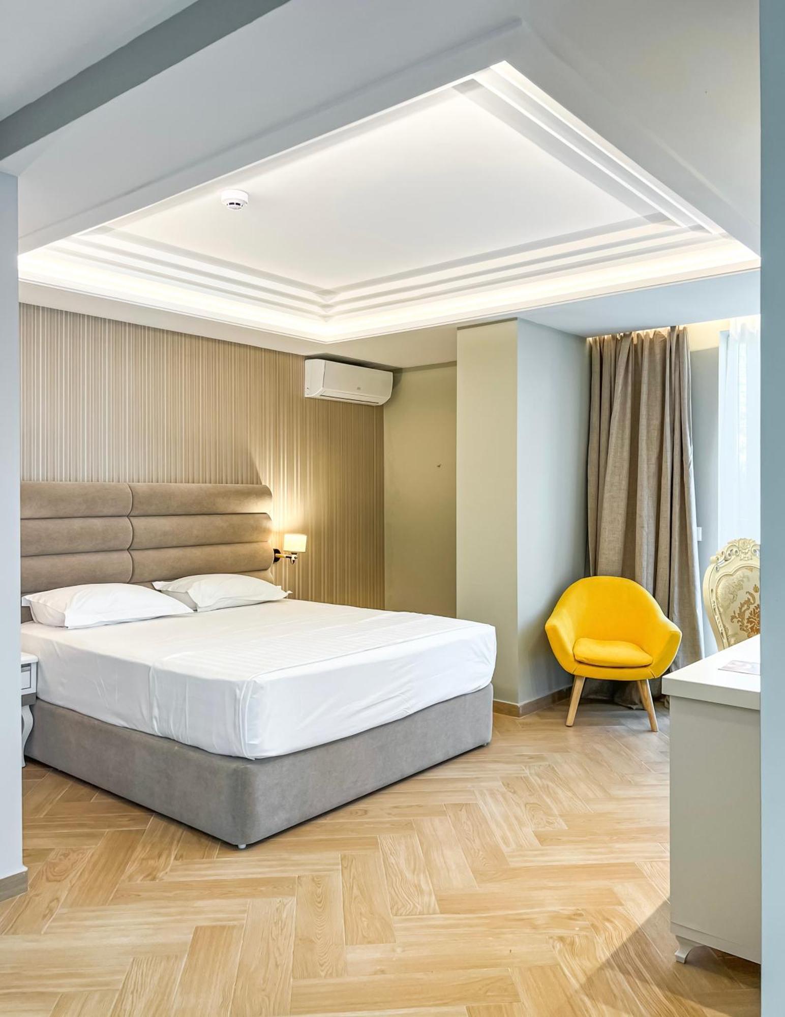 Fafa Aqua Blue Hotel Golem  Bagian luar foto